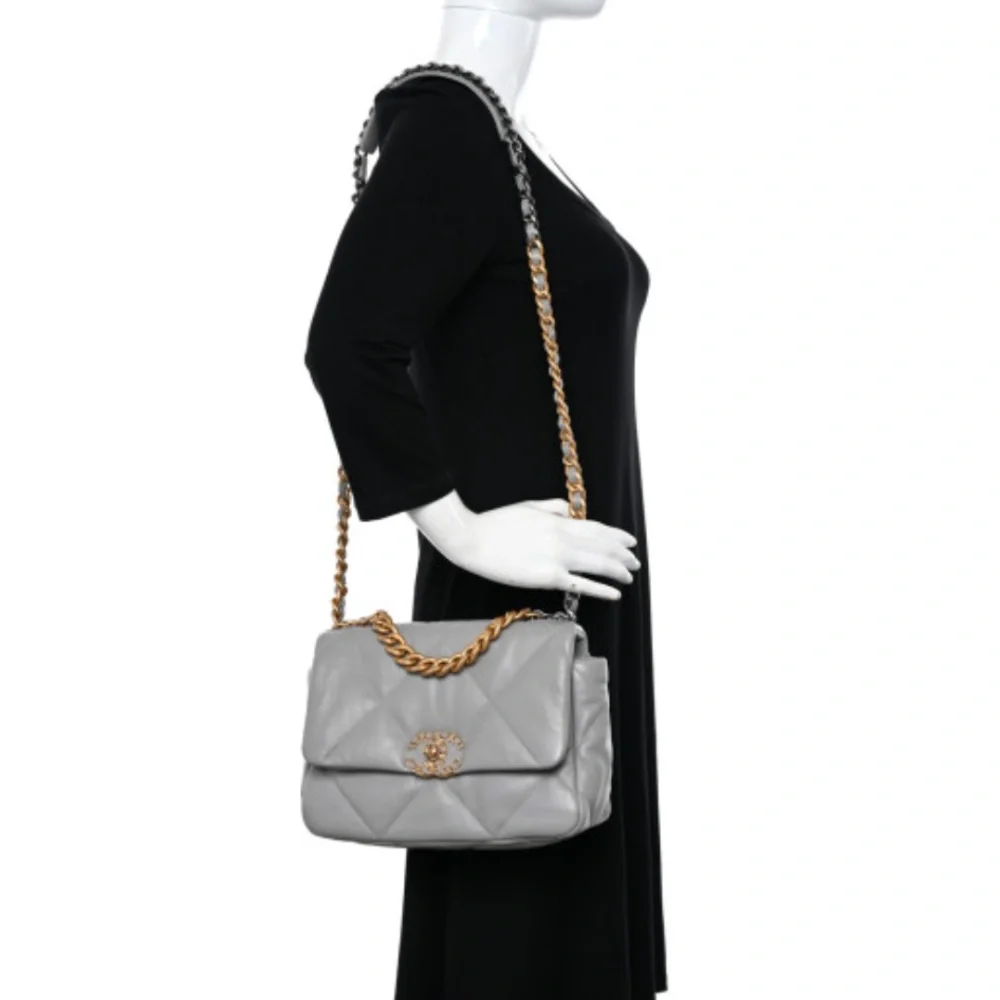 CHANEL 19 Grey Quilted Goatskin Medium Bag Ruthenium Silver Gold Hardware Purse - Picture 2 of 13